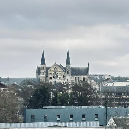 Champagne T3 Avec Balcon Et Garage Vue Basilique