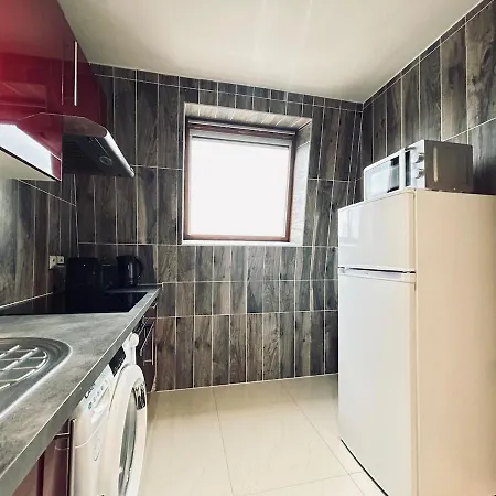 Champagne T3 Avec Balcon Et Garage Vue Basilique 兰斯