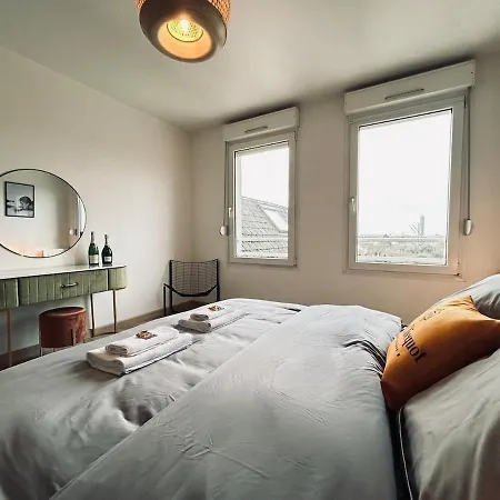 Champagne T3 Avec Balcon Et Garage Vue Basilique 公寓