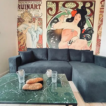 Champagne T3 Avec Balcon Et Garage Vue Basilique Apartment *